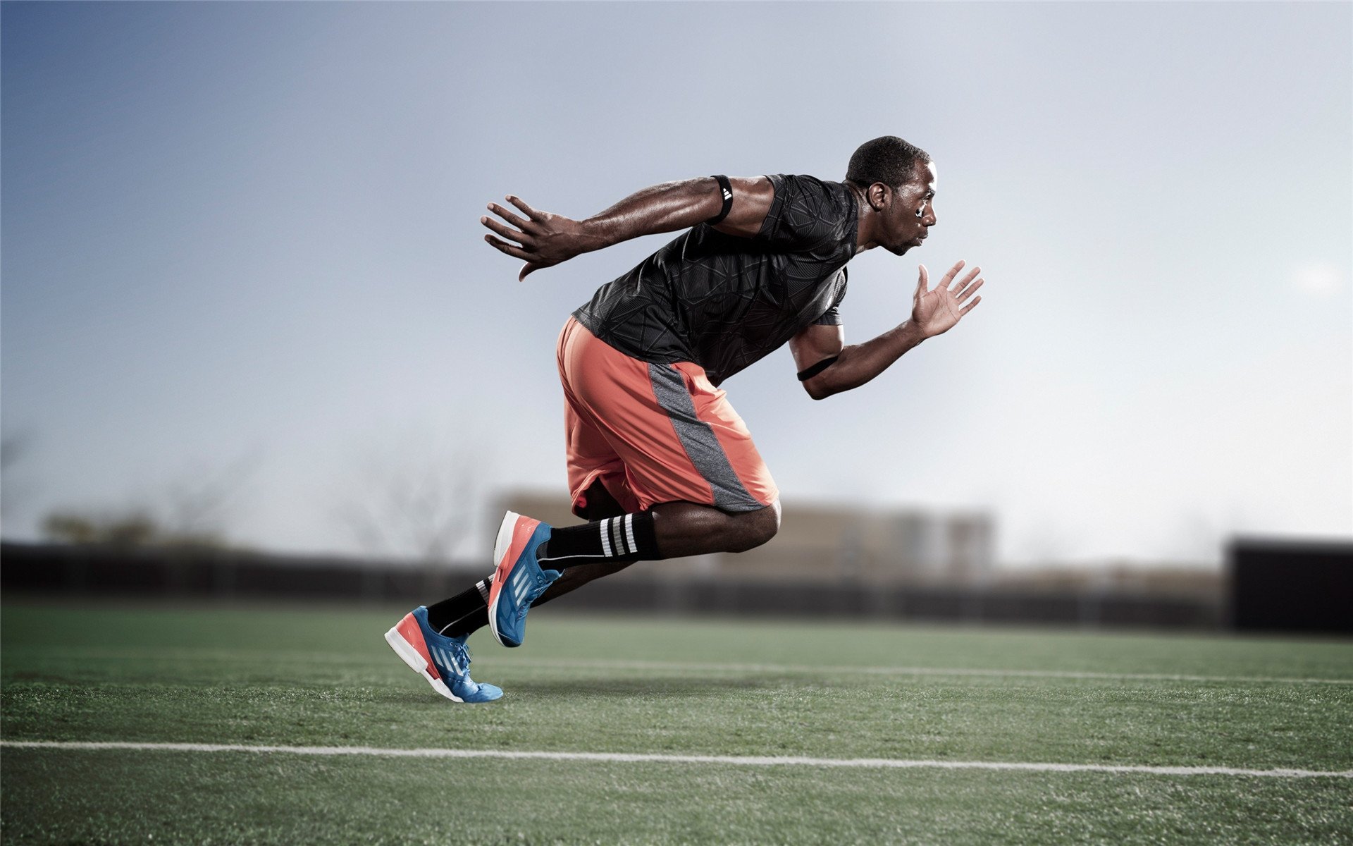 九游官网入口-【比赛现场】明星运动员的赛场风采与策略布局，明星跟运动员比赛的节目