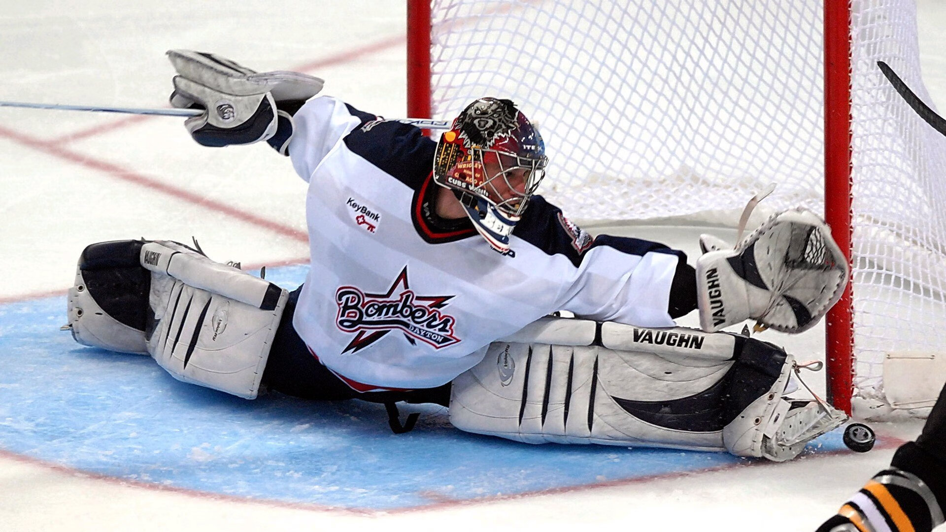 【比赛现场】明星运动员的赛场风采与策略布局，明星跟运动员比赛的节目